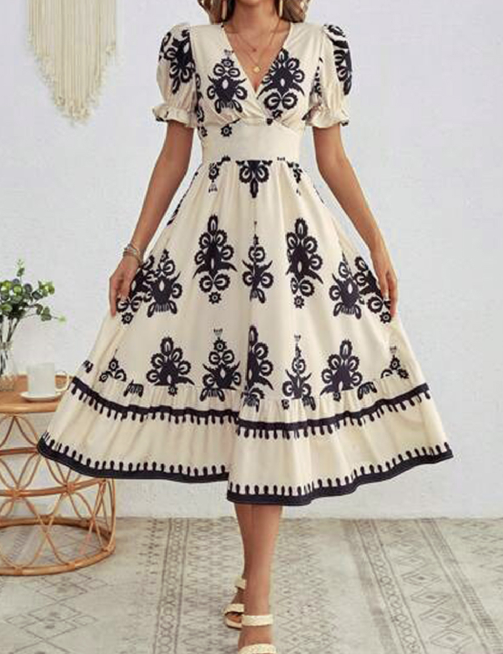 Rochie medie SHEIN, crem