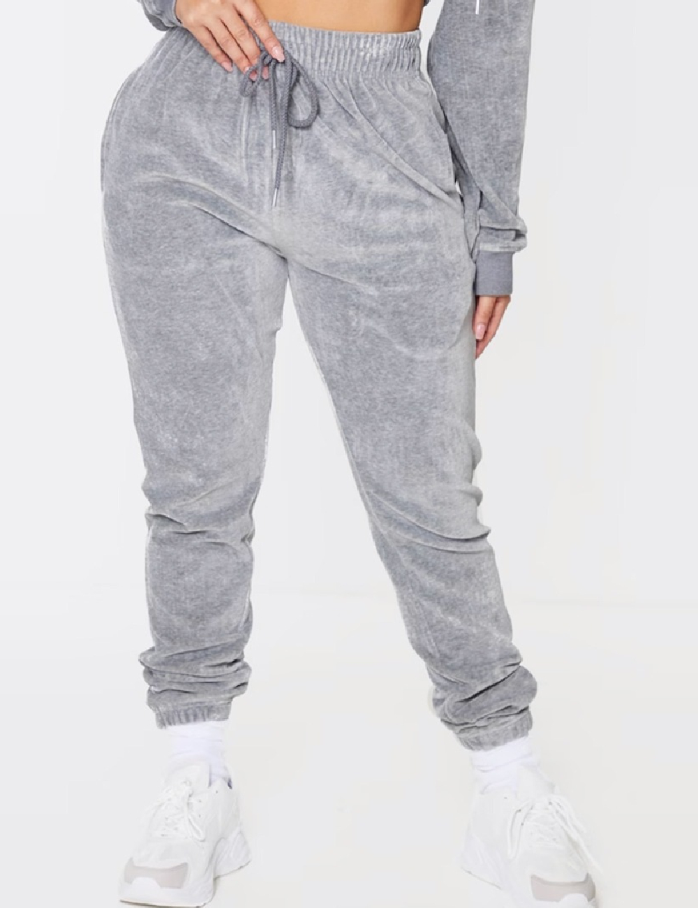 Pantaloni PRETTYLITTLETHING, gri