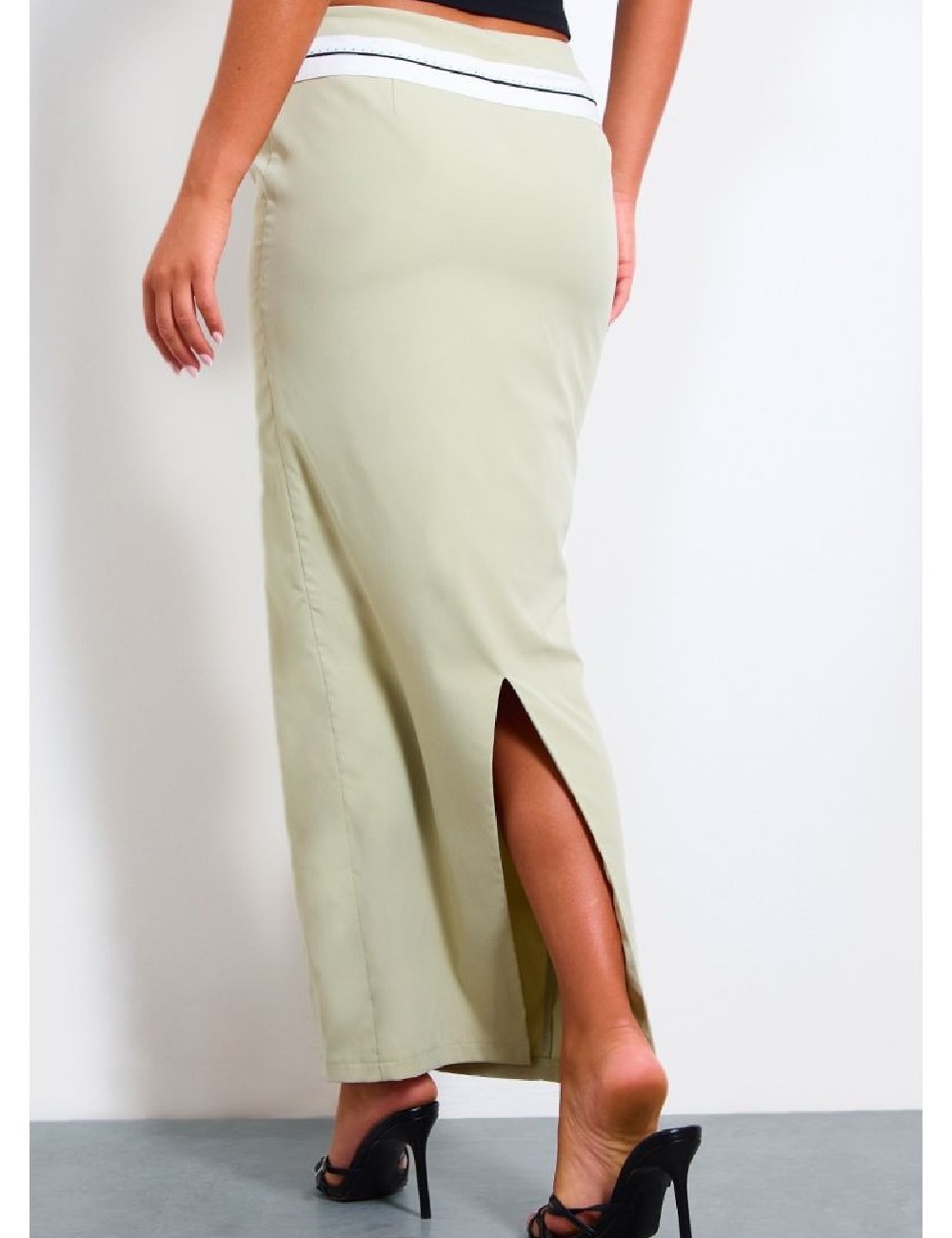 Fusta PRETTYLITTLETHING, verde - 1 | YEO