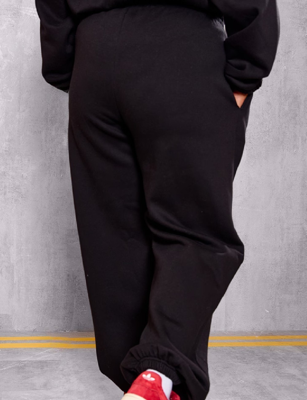 Pantaloni PRETTYLITTLETHING Plus Size, negru - 1 | YEO