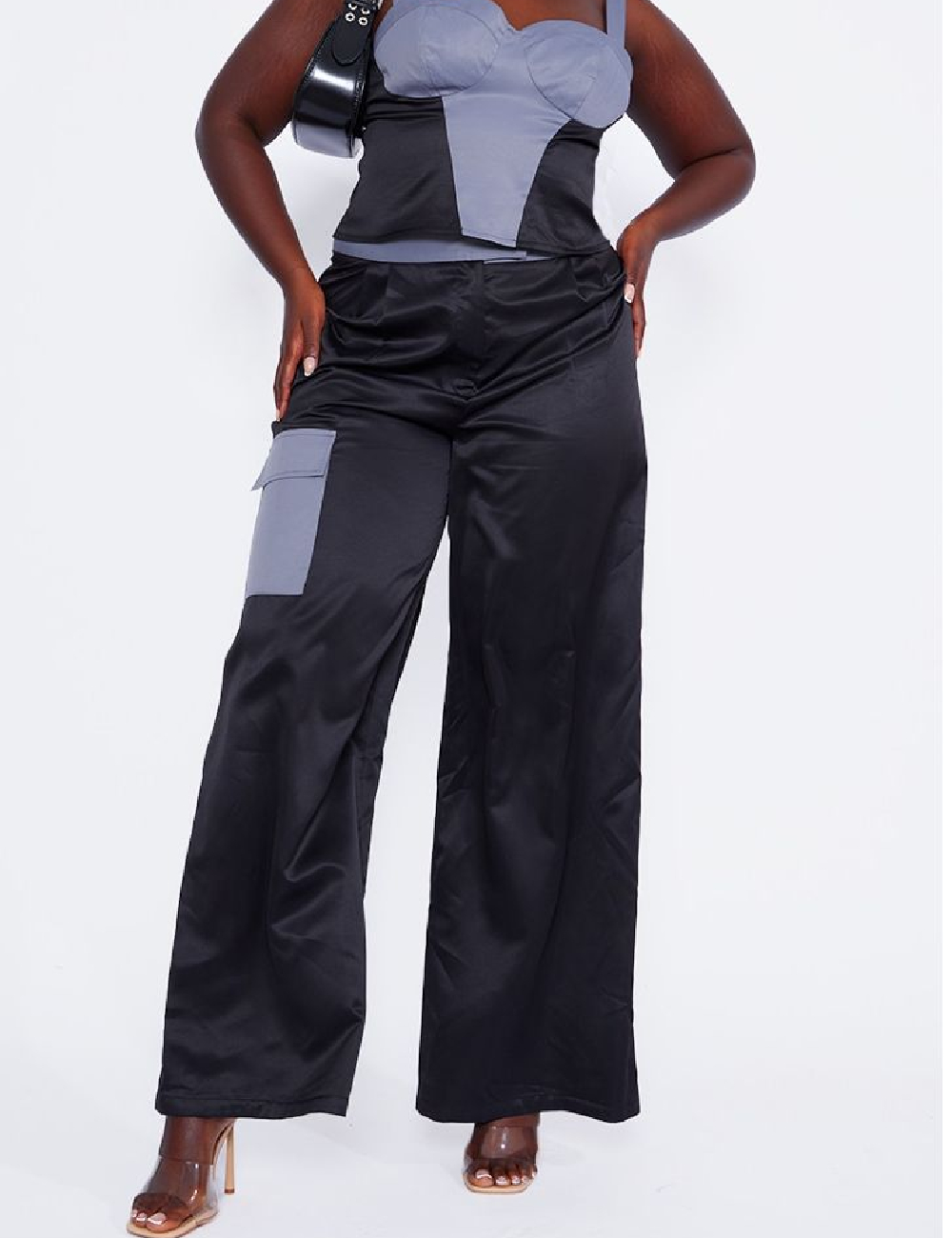 Pantaloni PRETTYLITTLETHING Plus Size, negru