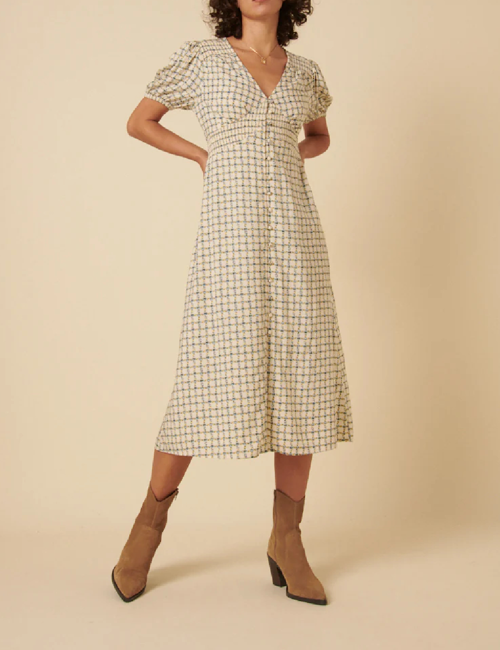 Rochie medie Nobody s child, crem