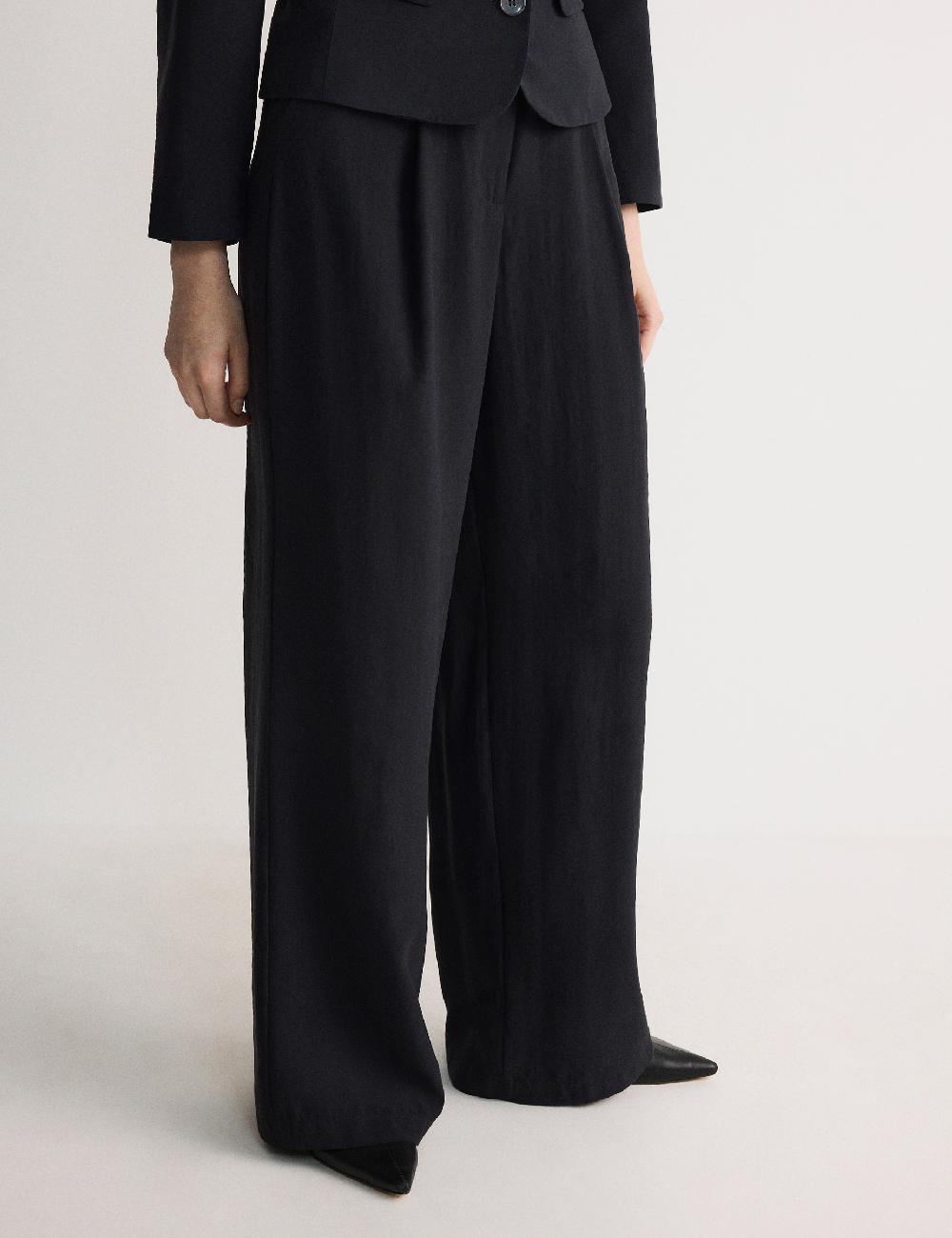 Pantaloni Reserved, negru