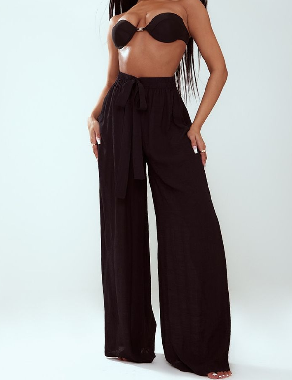 Pantaloni PRETTYLITTLETHING, negru