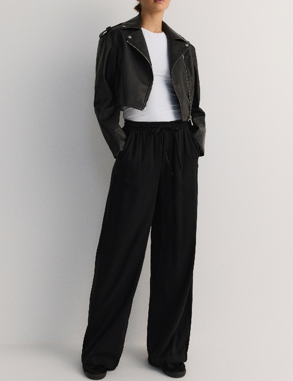 Pantaloni Reserved, negru