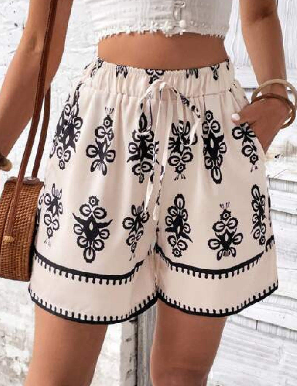 Pantaloni scurti SHEIN, crem