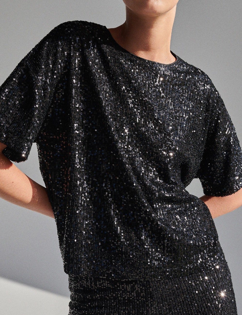 Bluza Reserved, negru - 1 | YEO