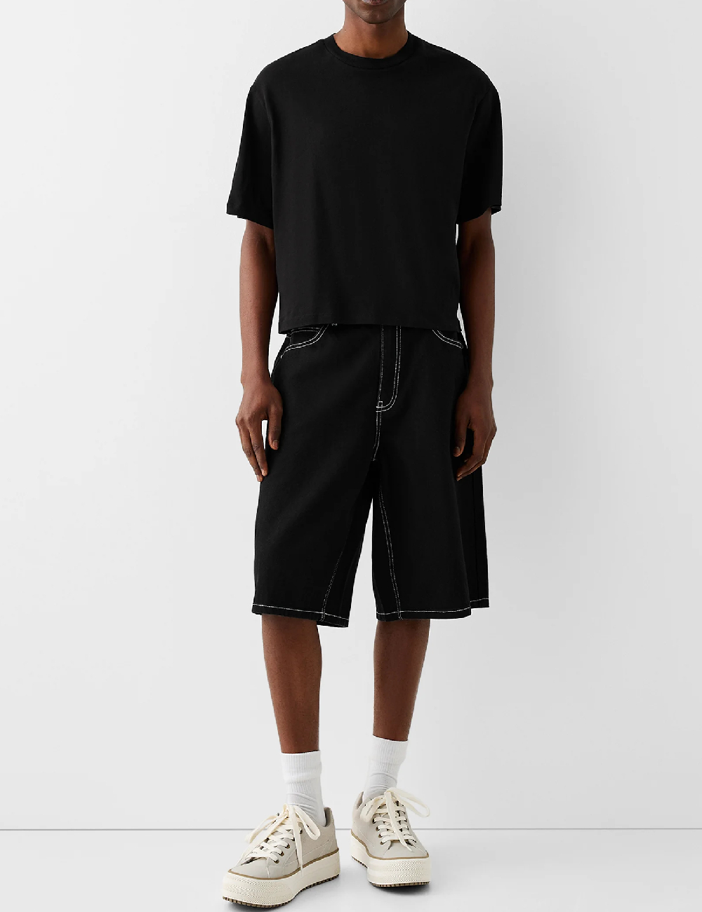 Pantaloni scurti Bershka, negru