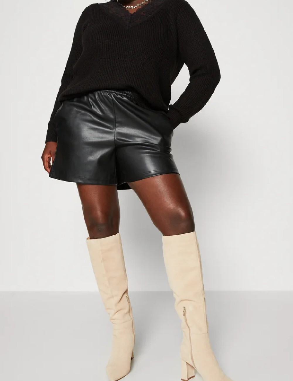 Pantaloni scurti Vero Moda Curve, negru - 1 | YEO