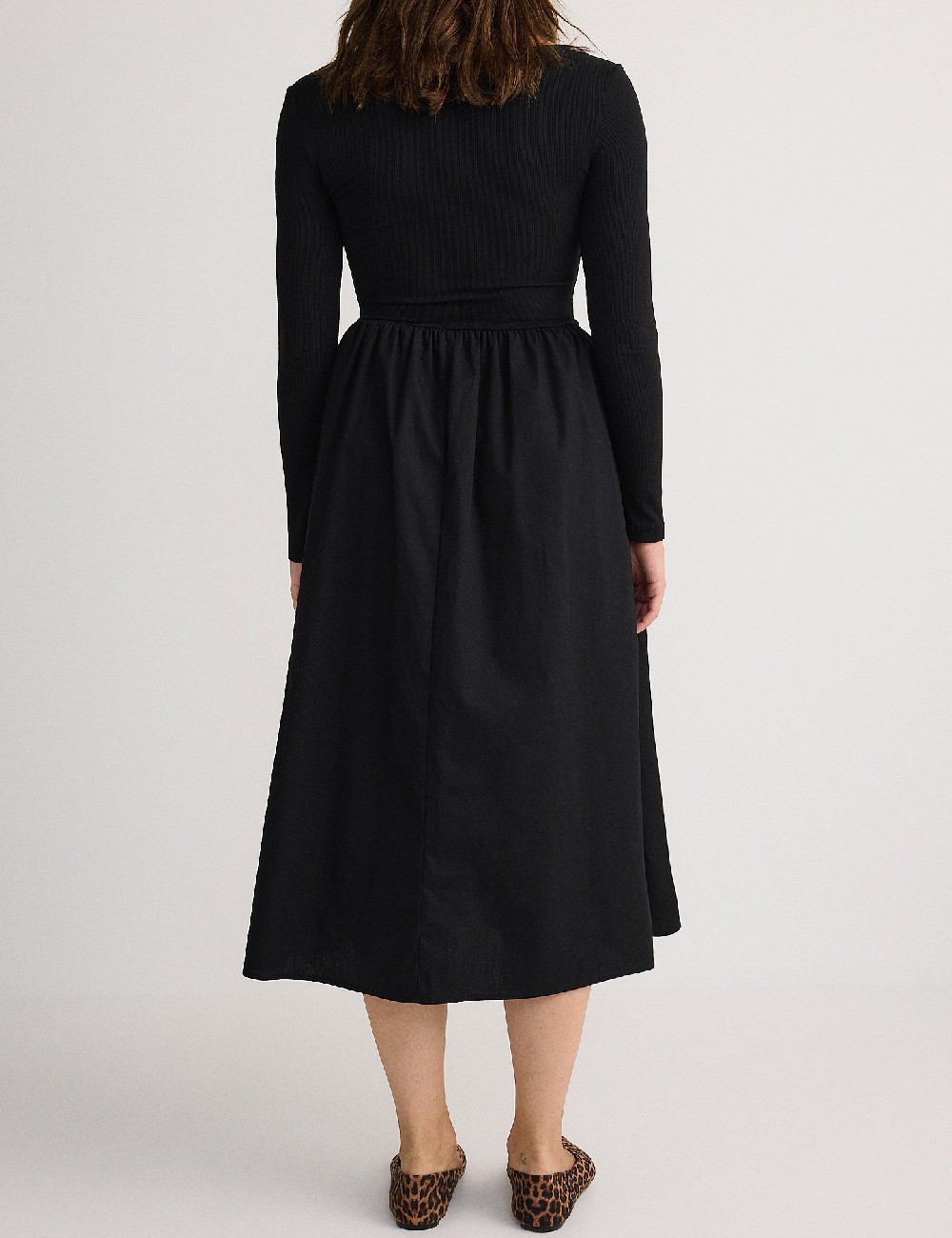 Rochie medie Reserved, negru - 1 | YEO