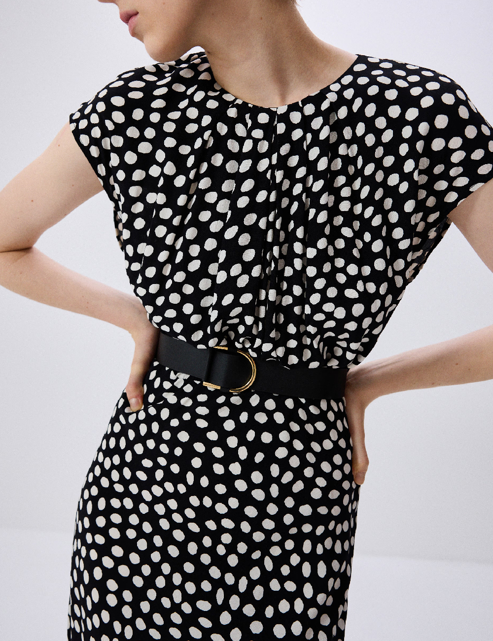 Rochie medie Reserved, alb/negru - 1 | YEO