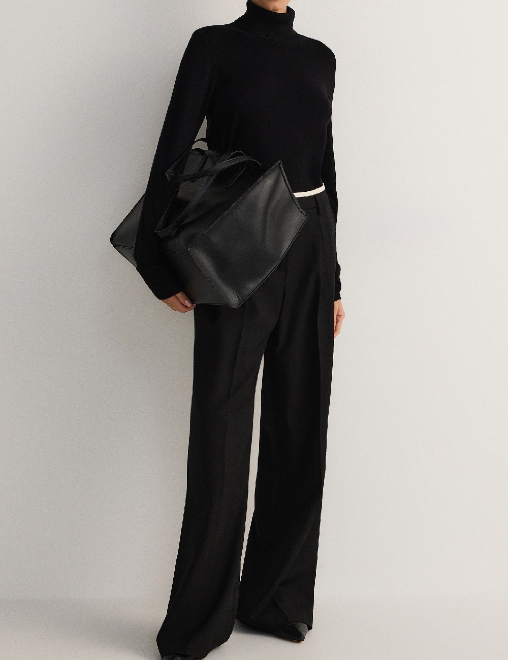 Bluza Reserved, negru - 1 | YEO