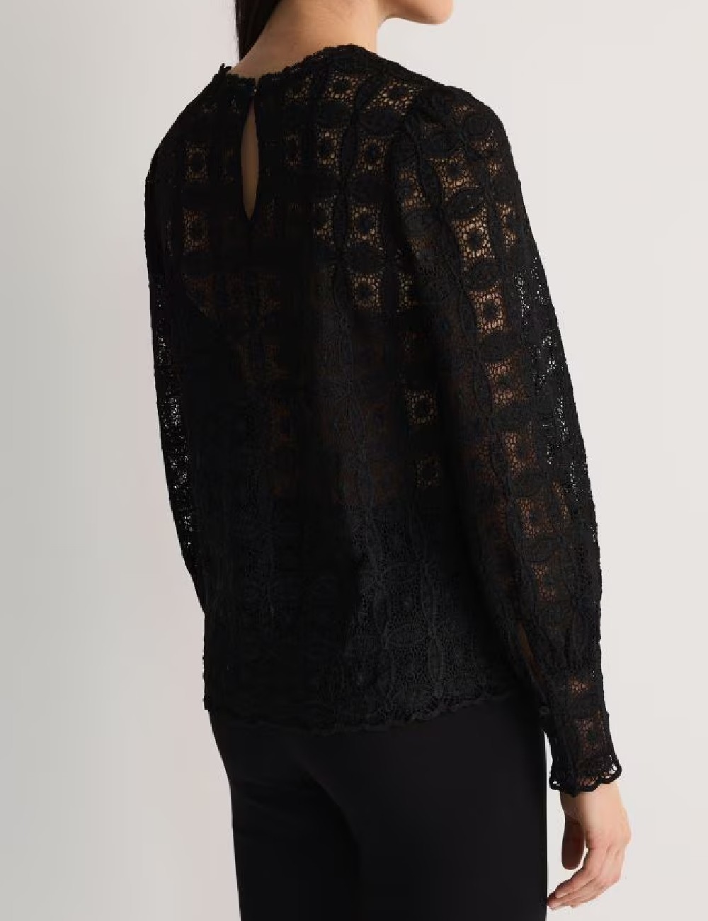 Bluza Reserved, negru - 1 | YEO