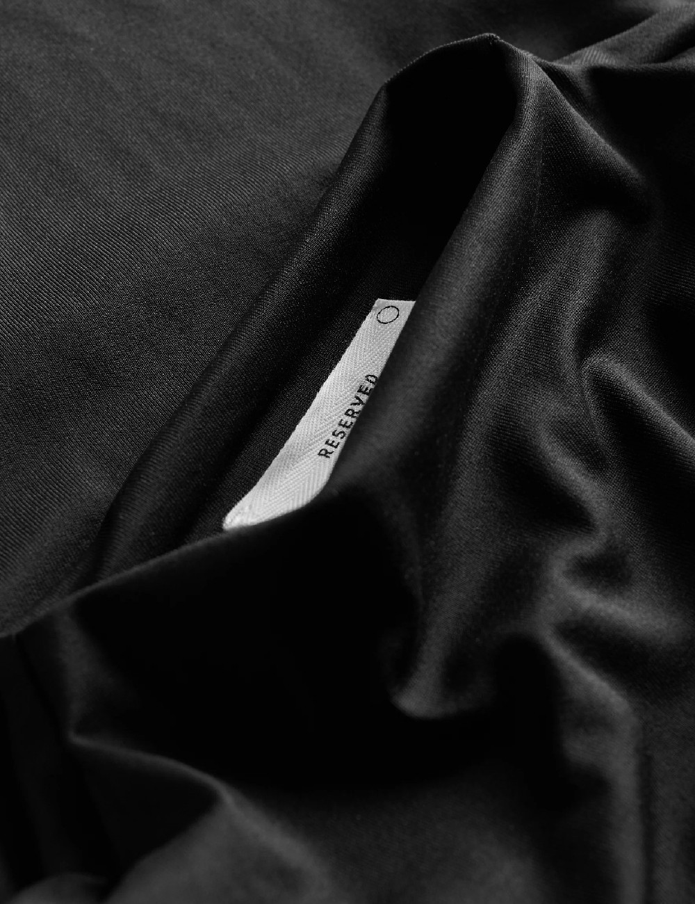 Bluza Reserved, negru - 1 | YEO