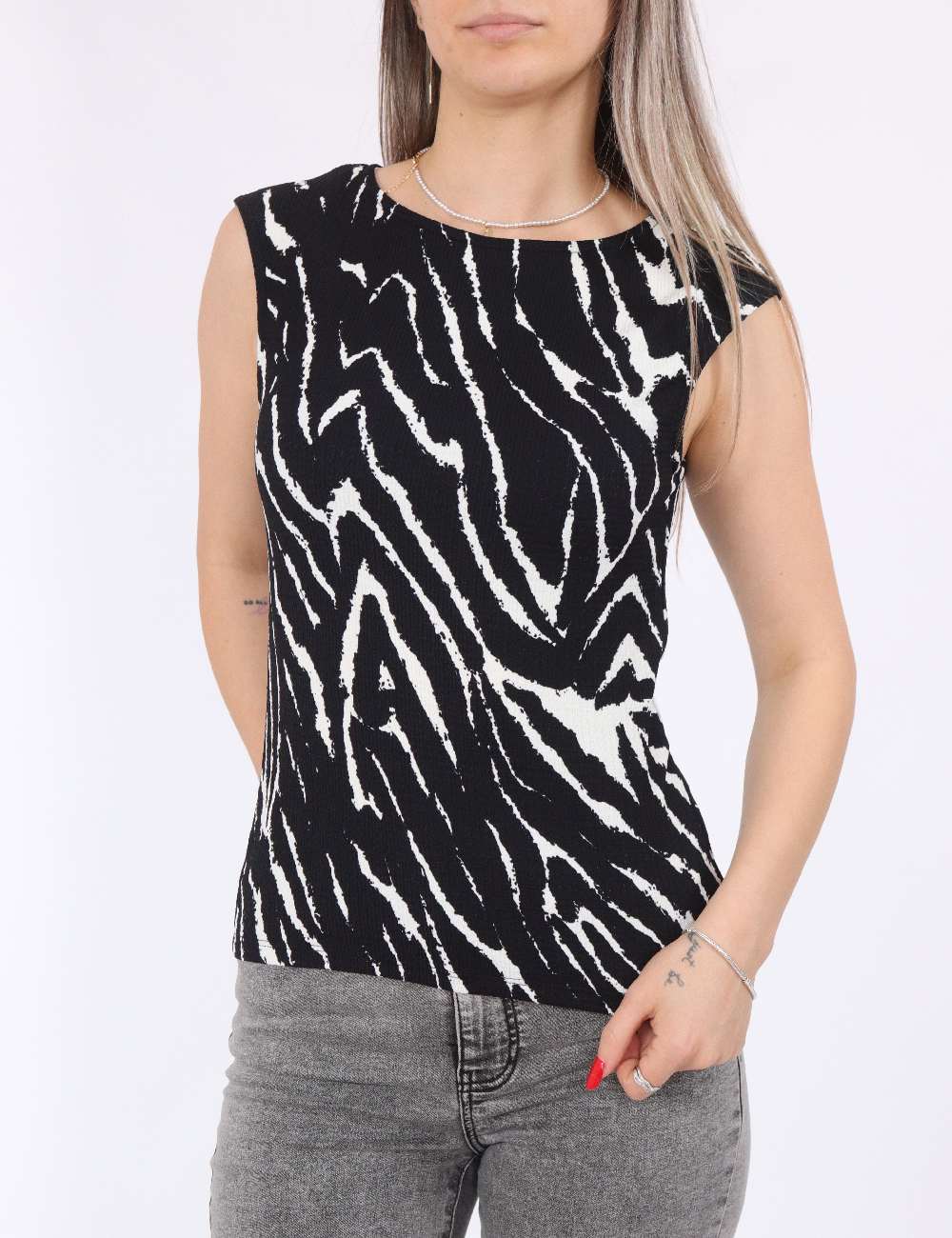 Maiou Pieces, negru