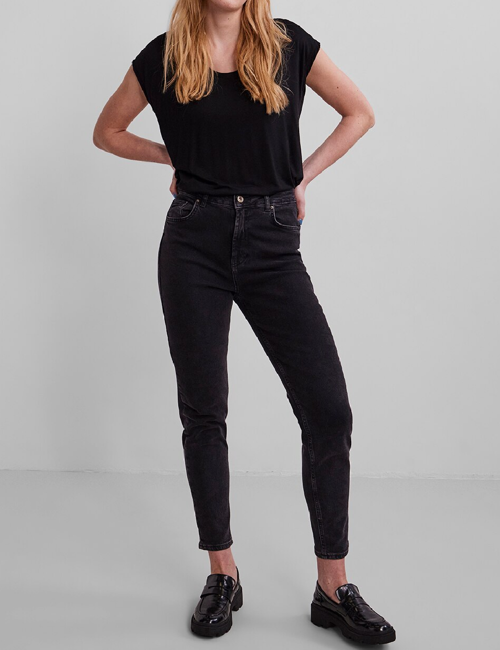 Tricou Pieces, negru