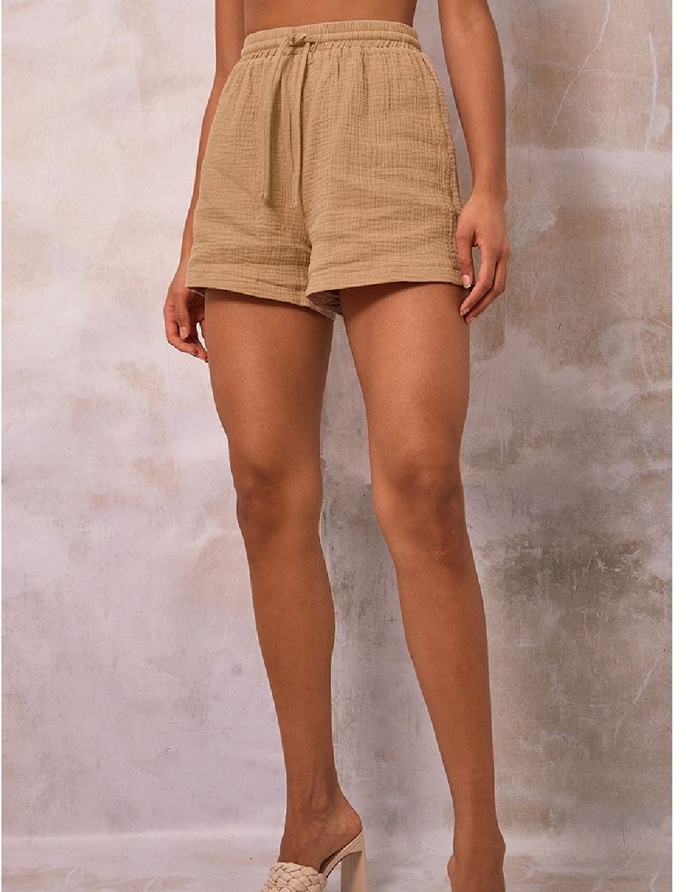 Pantaloni scurti PRETTYLITTLETHING, maro