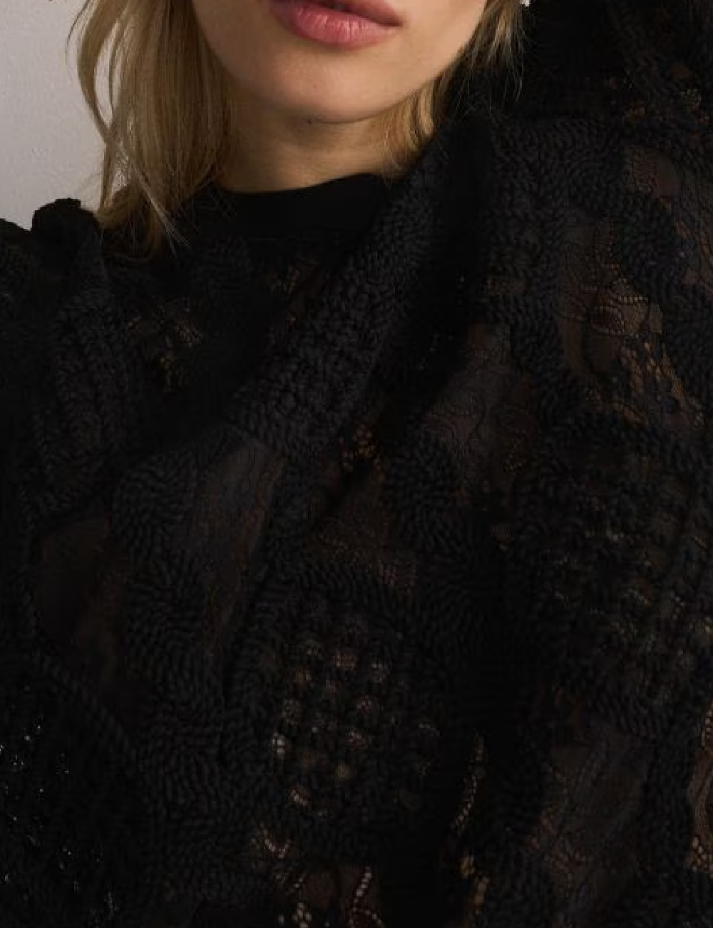 Bluza Reserved, negru - 1 | YEO