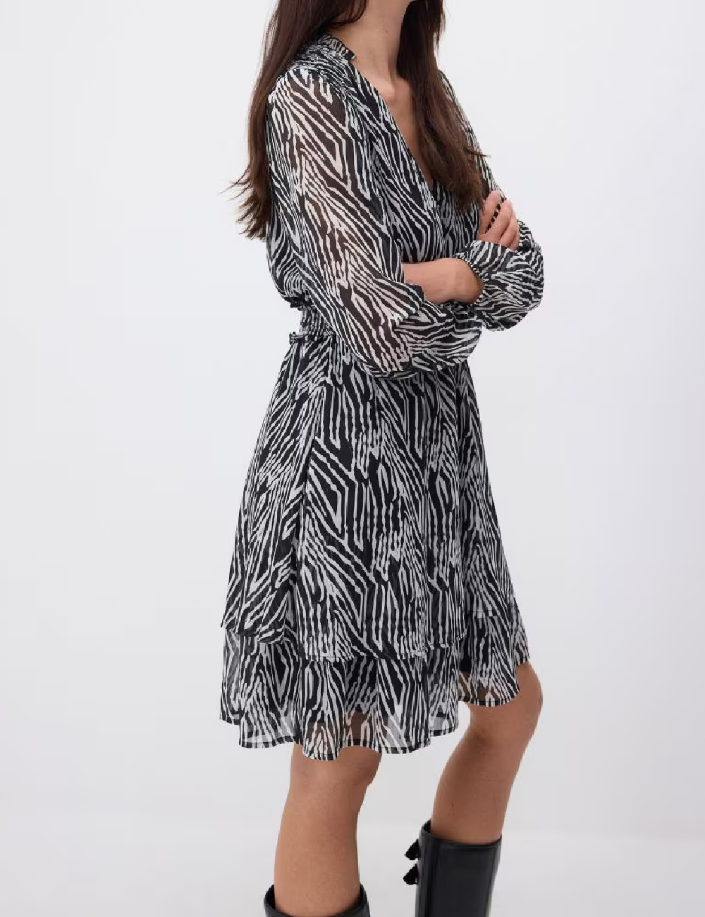 Rochie scurta Reserved, negru/alb - 1 | YEO