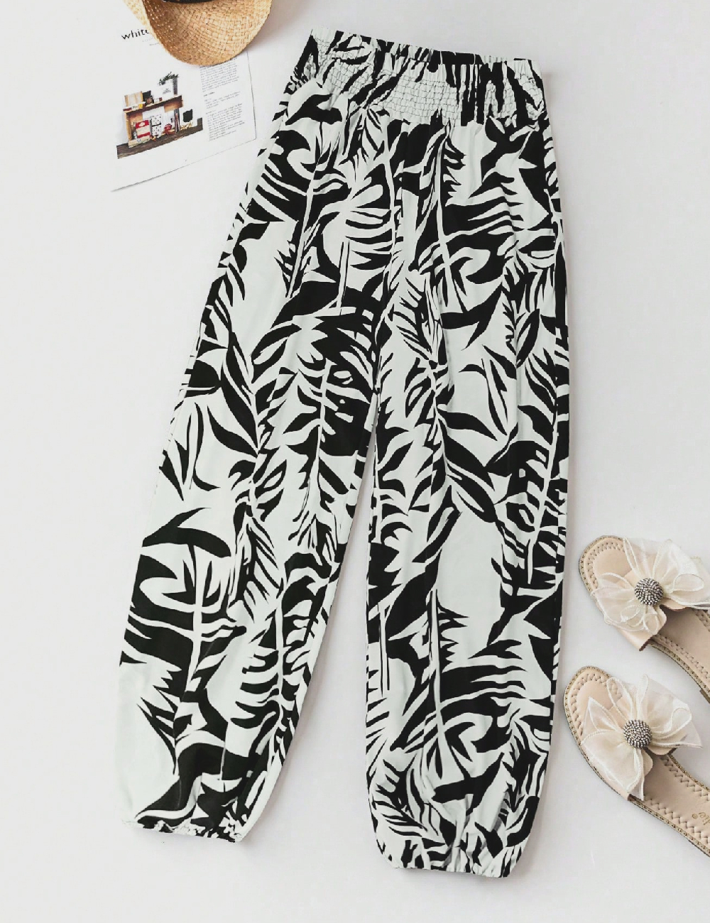 Pantaloni SHEIN, alb/negru