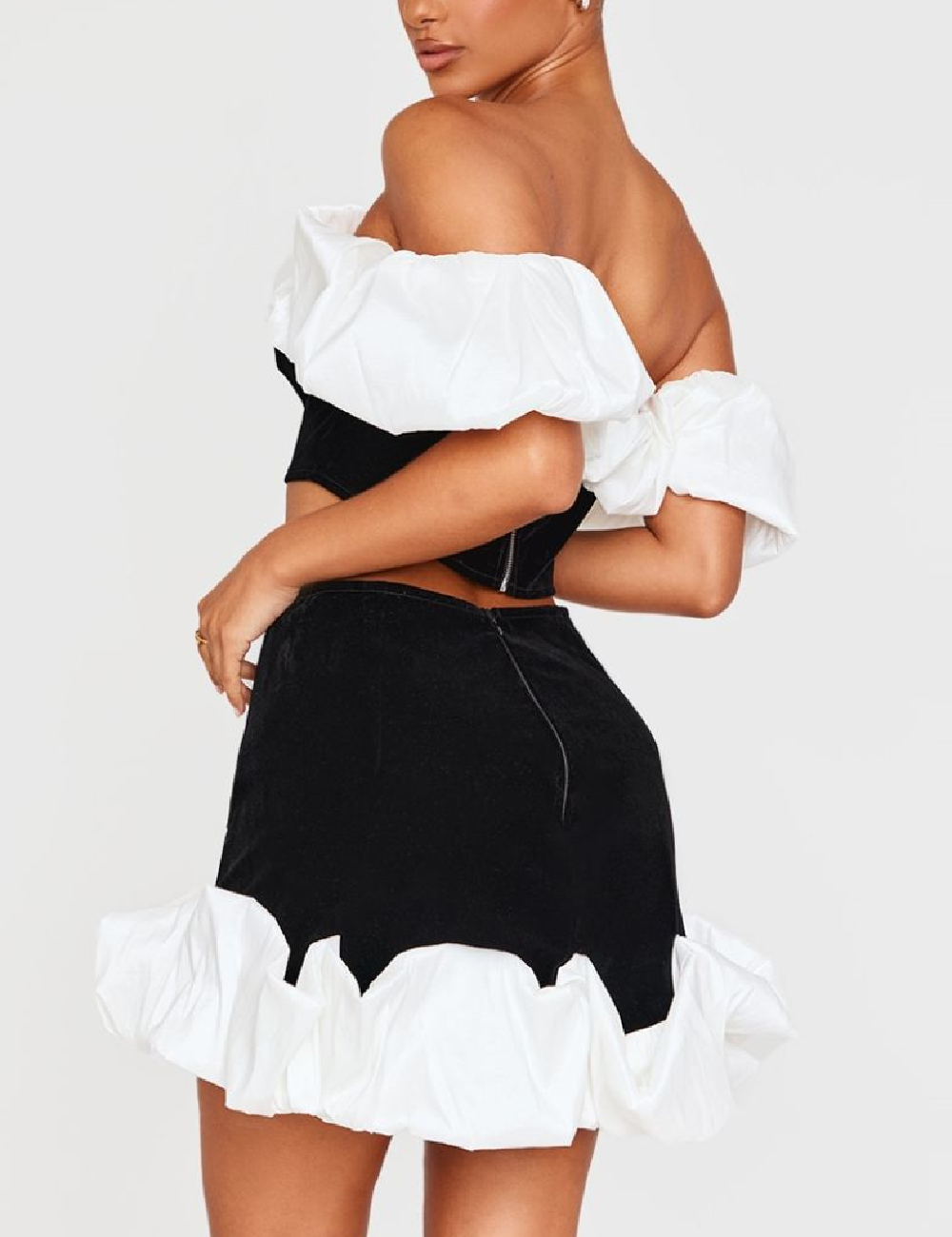 Top PRETTYLITTLETHING, negru - 1 | YEO