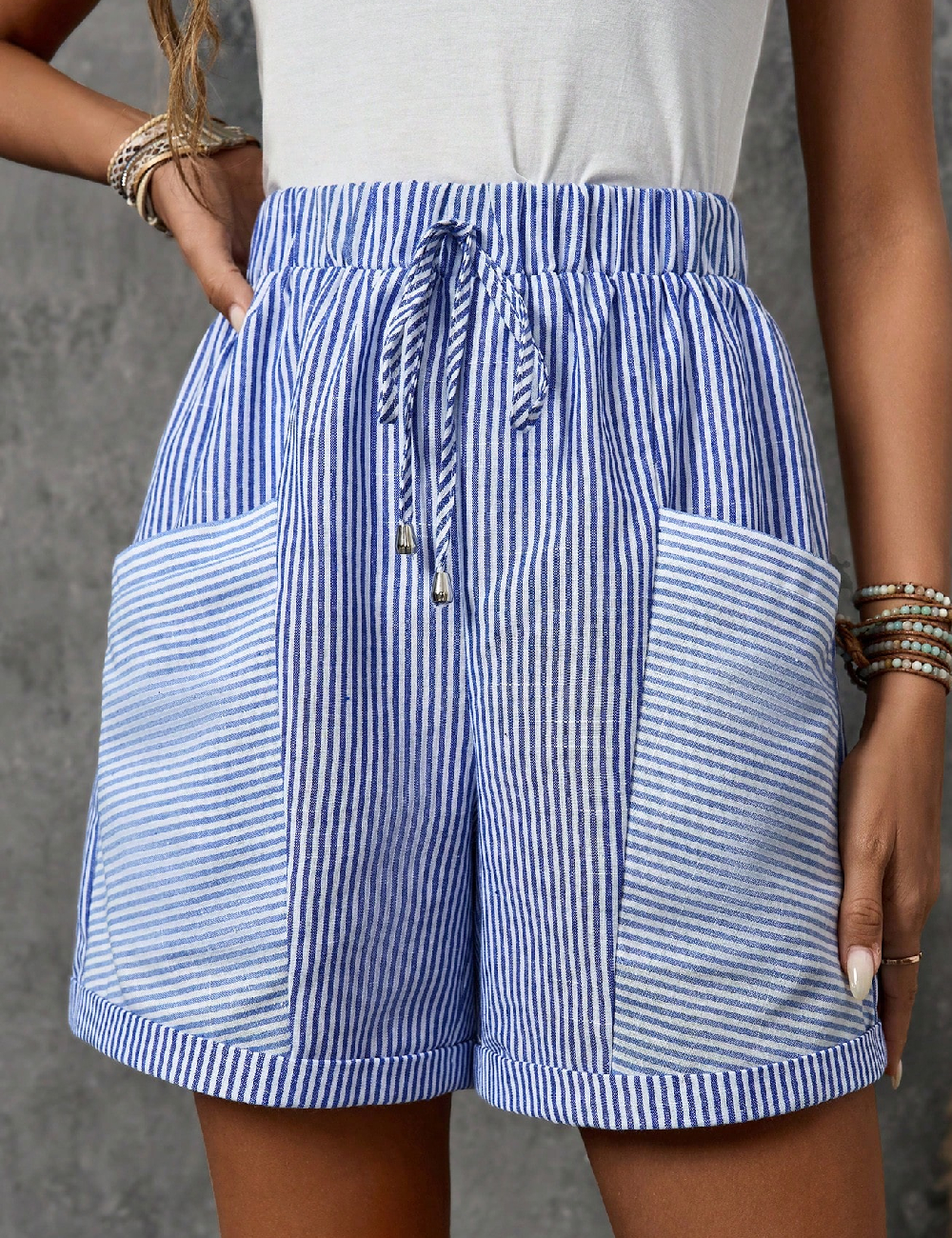 Pantaloni scurti Emery Rose, albastru