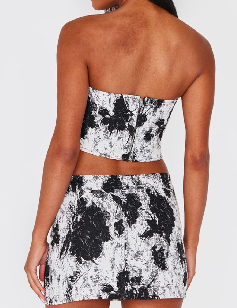 Top PRETTYLITTLETHING, alb/negru - 1 | YEO