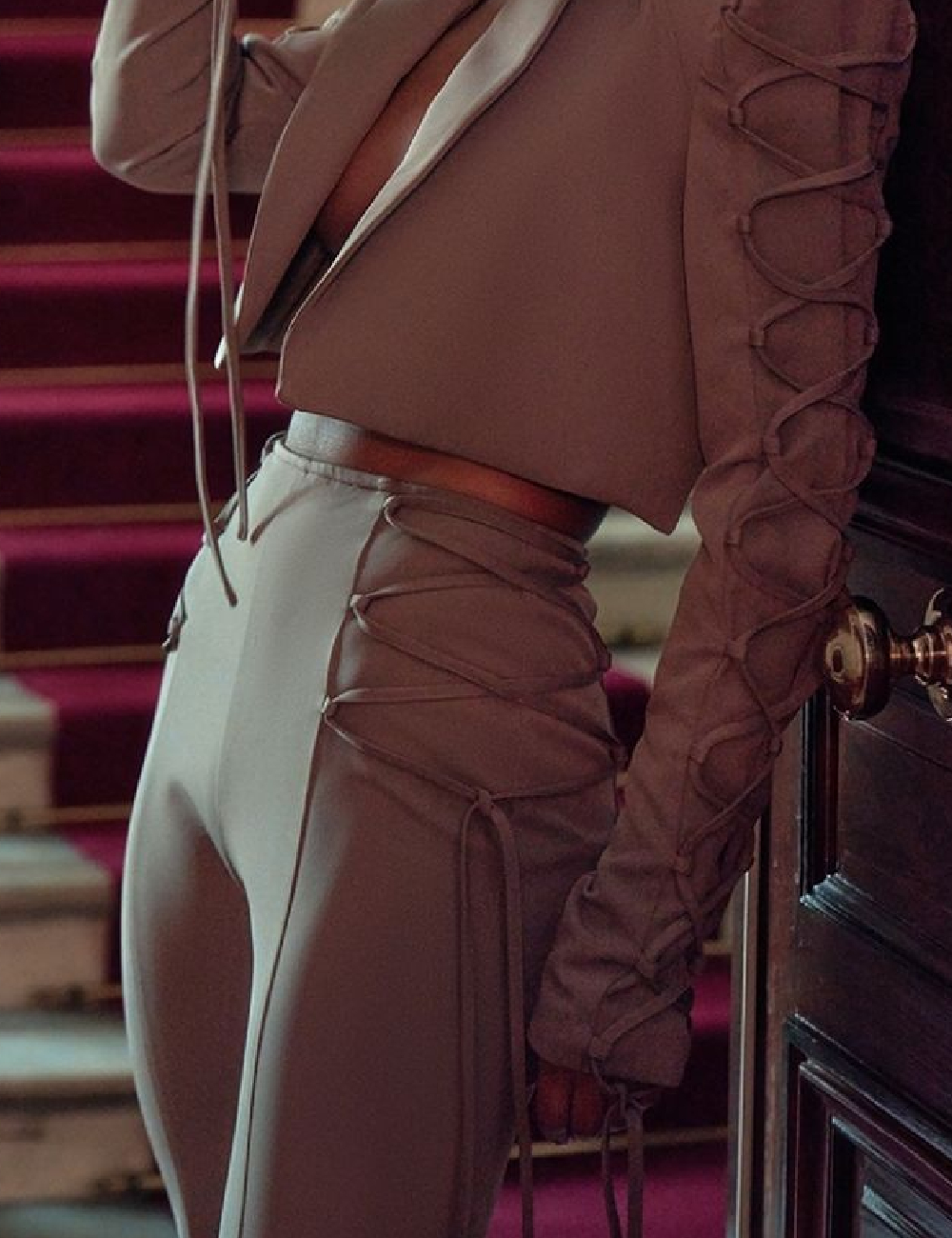 Pantaloni PRETTYLITTLETHING, maro - 1 | YEO
