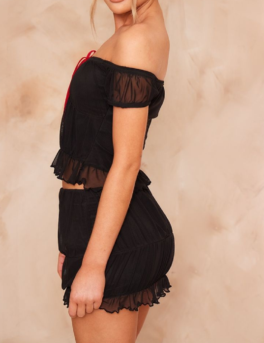 Top PRETTYLITTLETHING, negru - 1 | YEO