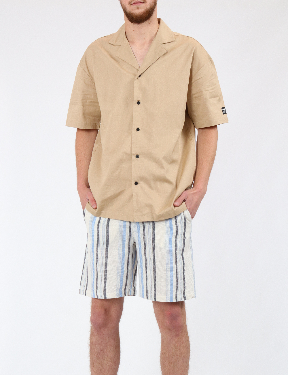 Pantaloni scurti Bershka, ecru