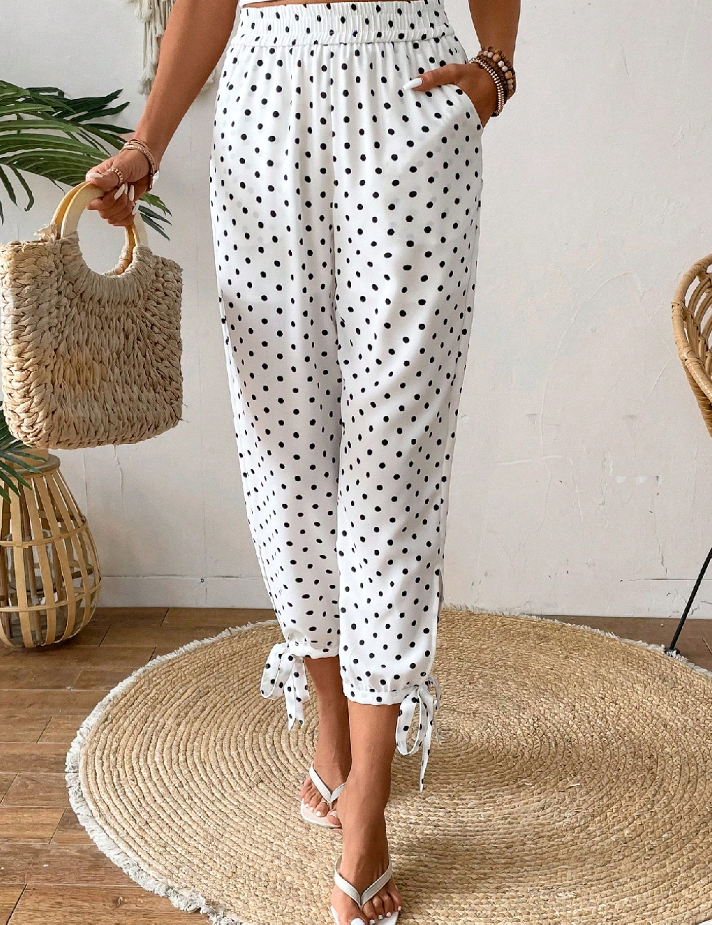 Pantaloni SHEIN, alb/negru