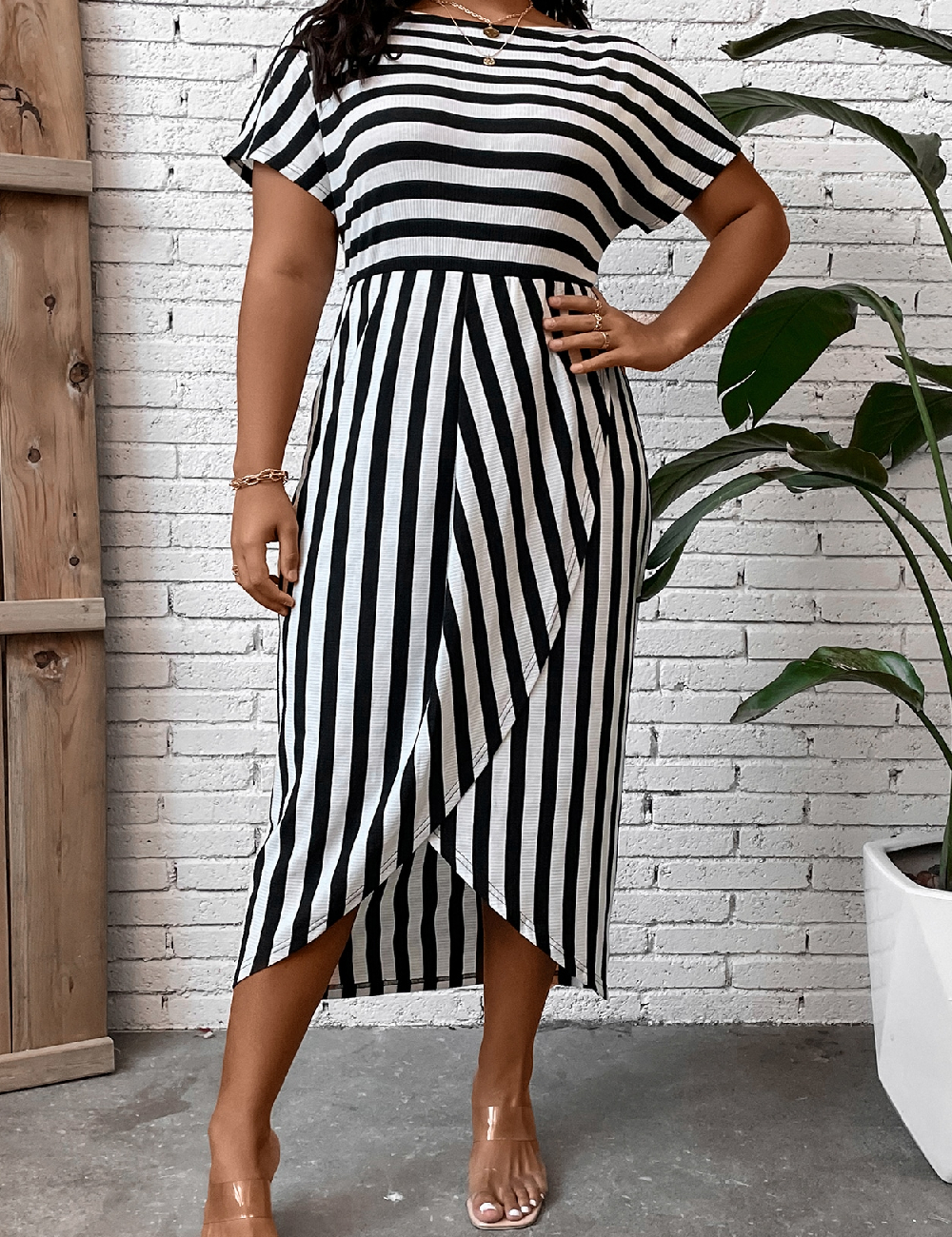 SHEIN CURVE Rochie medie, negru/alb