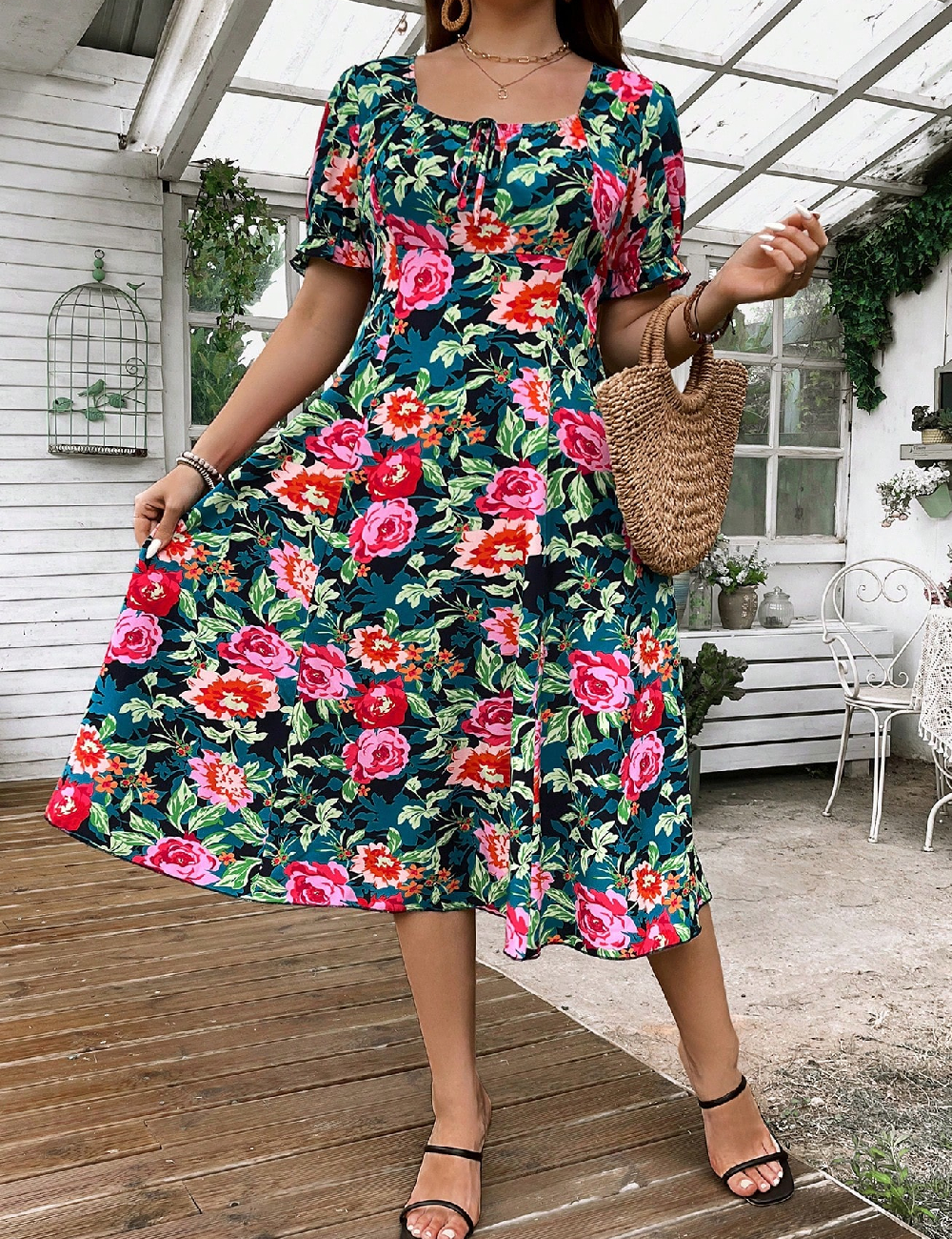 Nou SHEIN CURVE Rochie medie, floral print