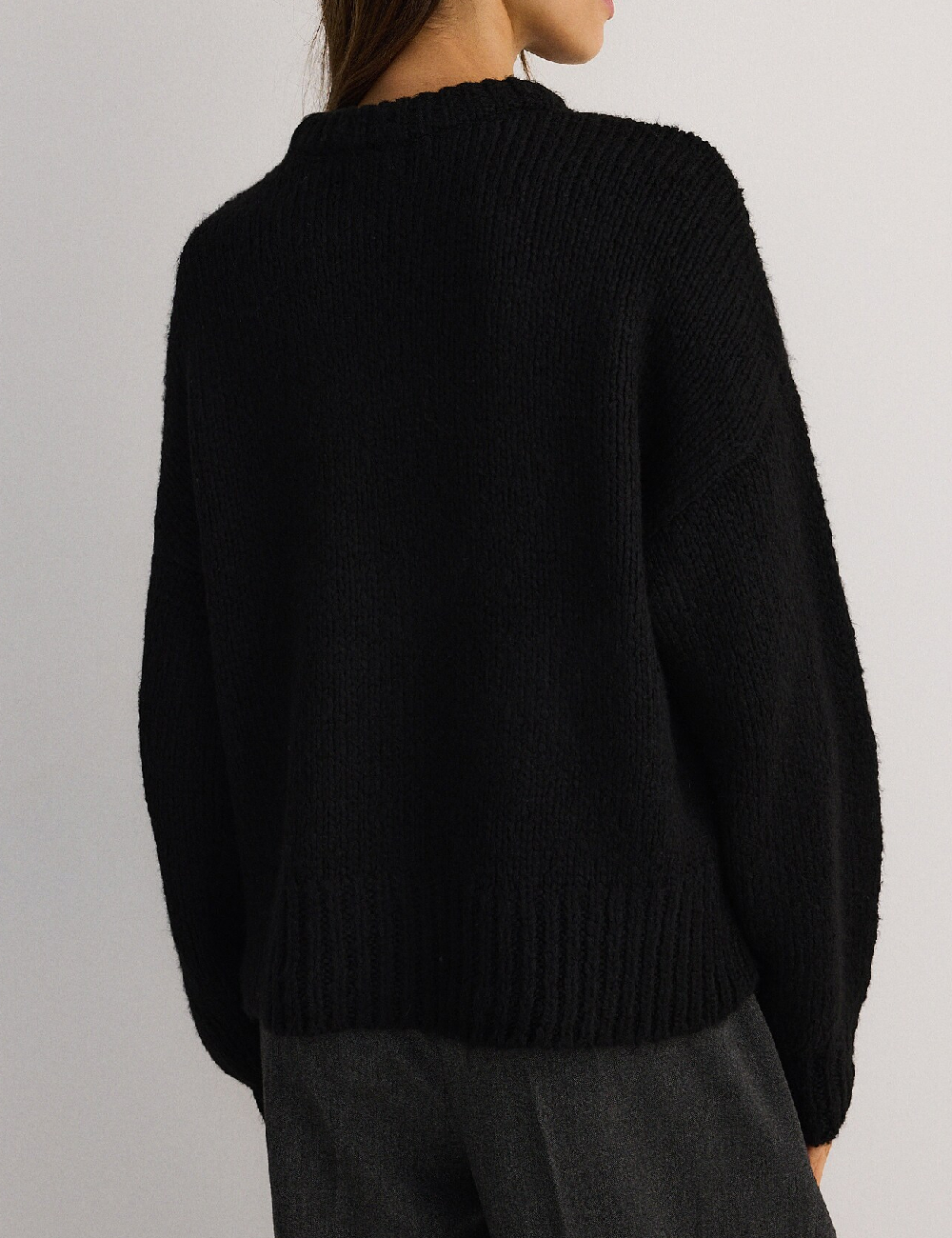 Pulover Reserved, negru - 1 | YEO