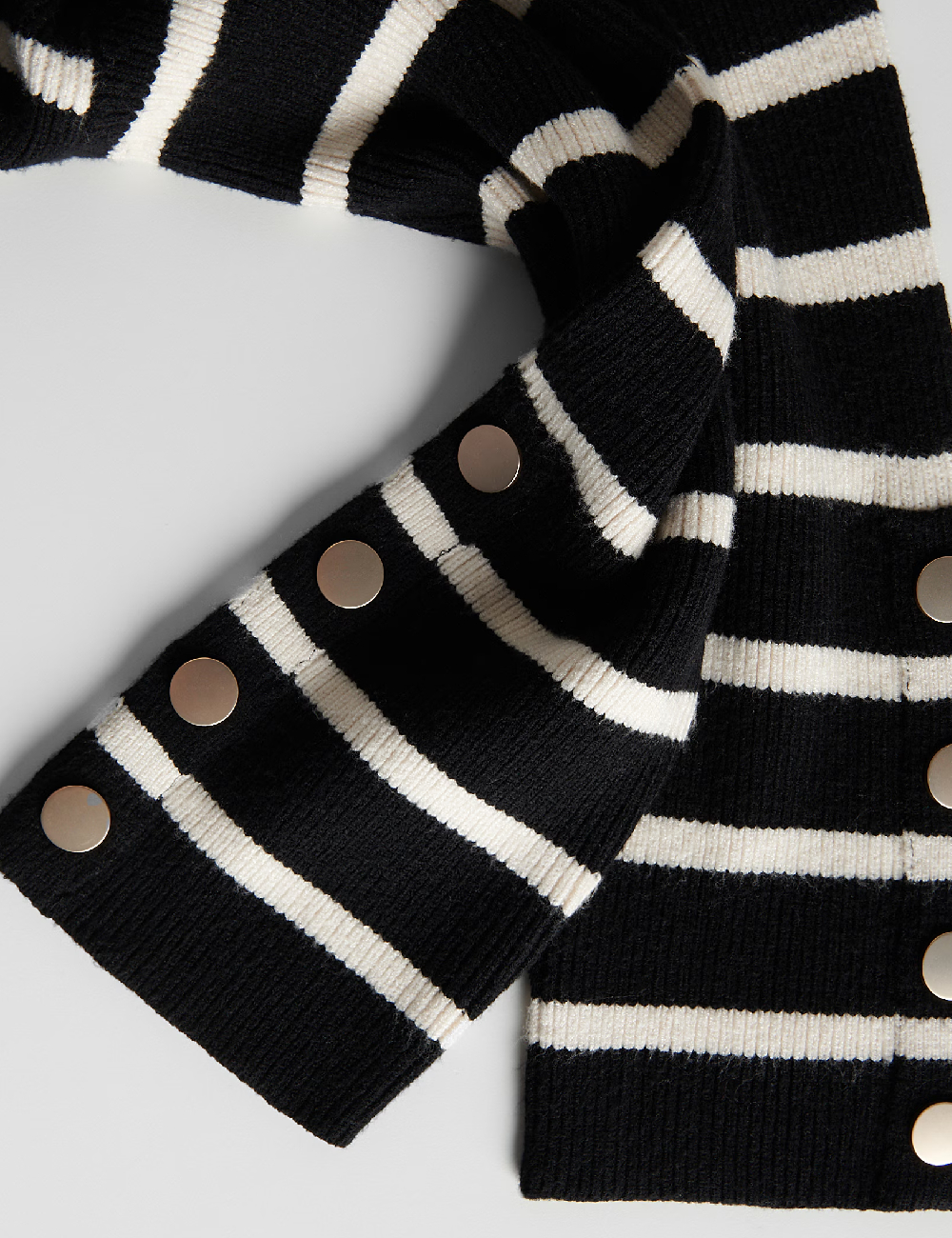 Bluza Reserved, negru - 1 | YEO