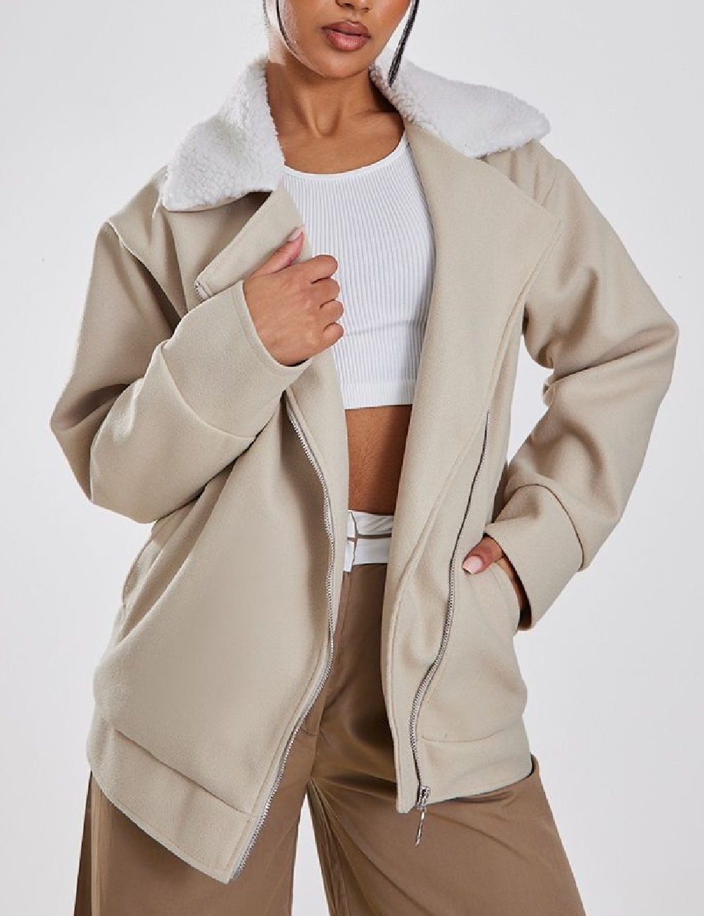Jacheta PrettyLittleThing, crem