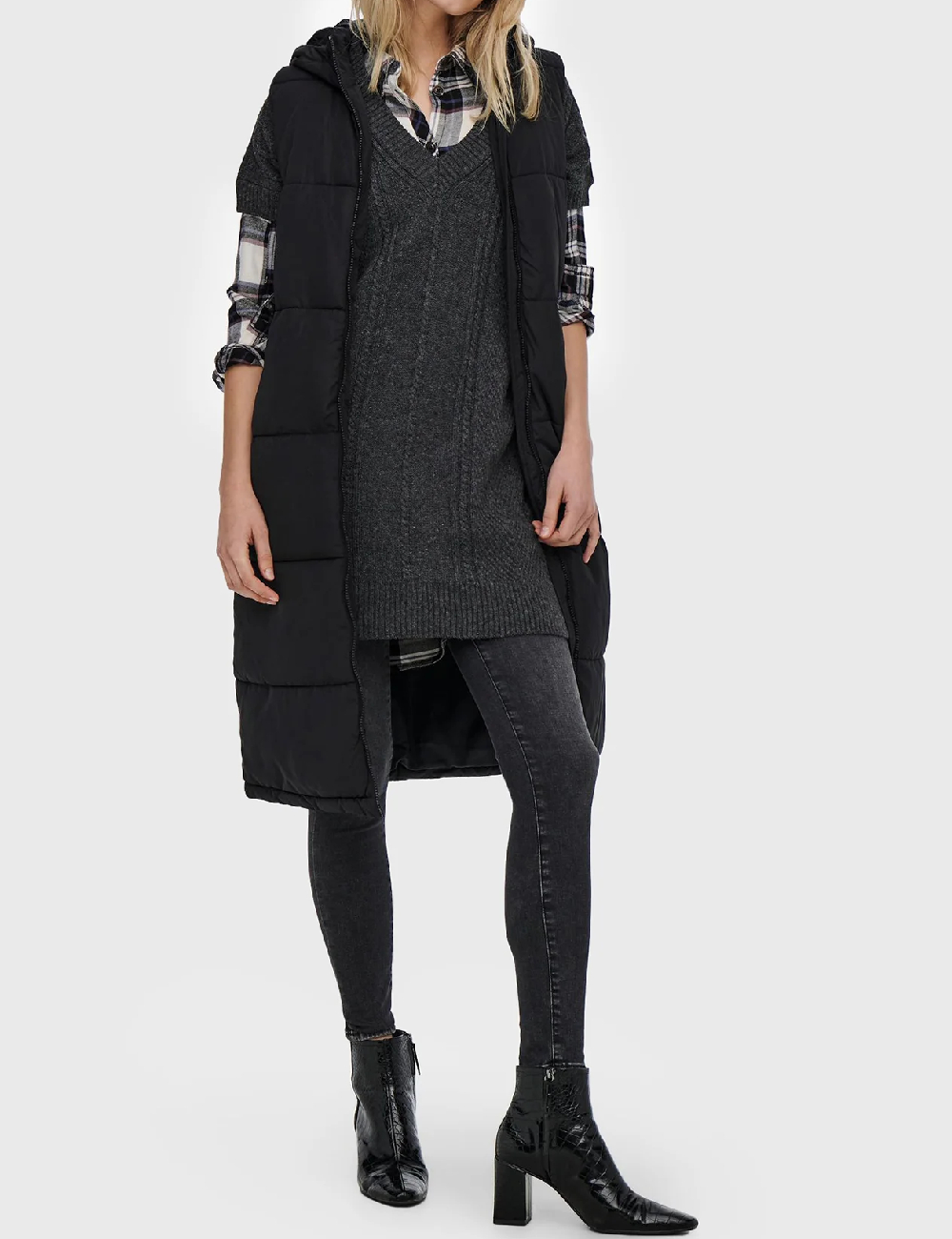 Vesta Only, negru