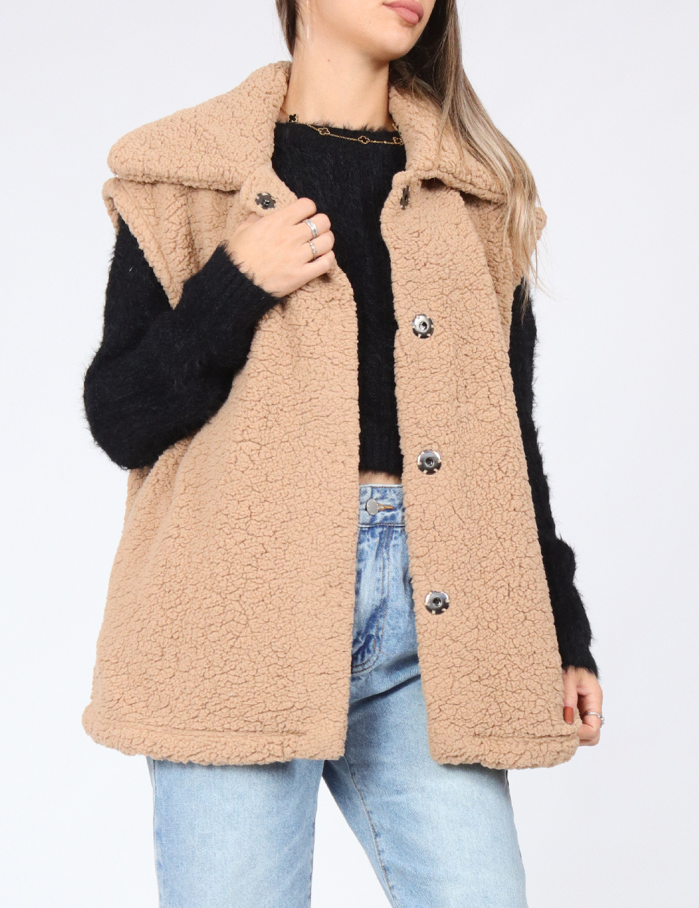 Vesta Noisy May, maro