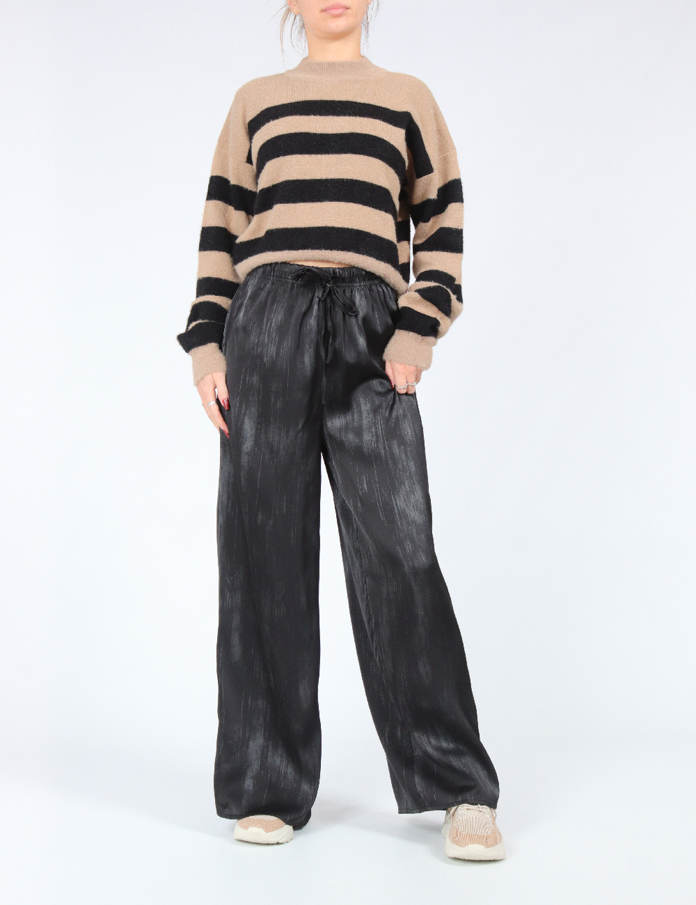 Pantaloni SHEIN, negru