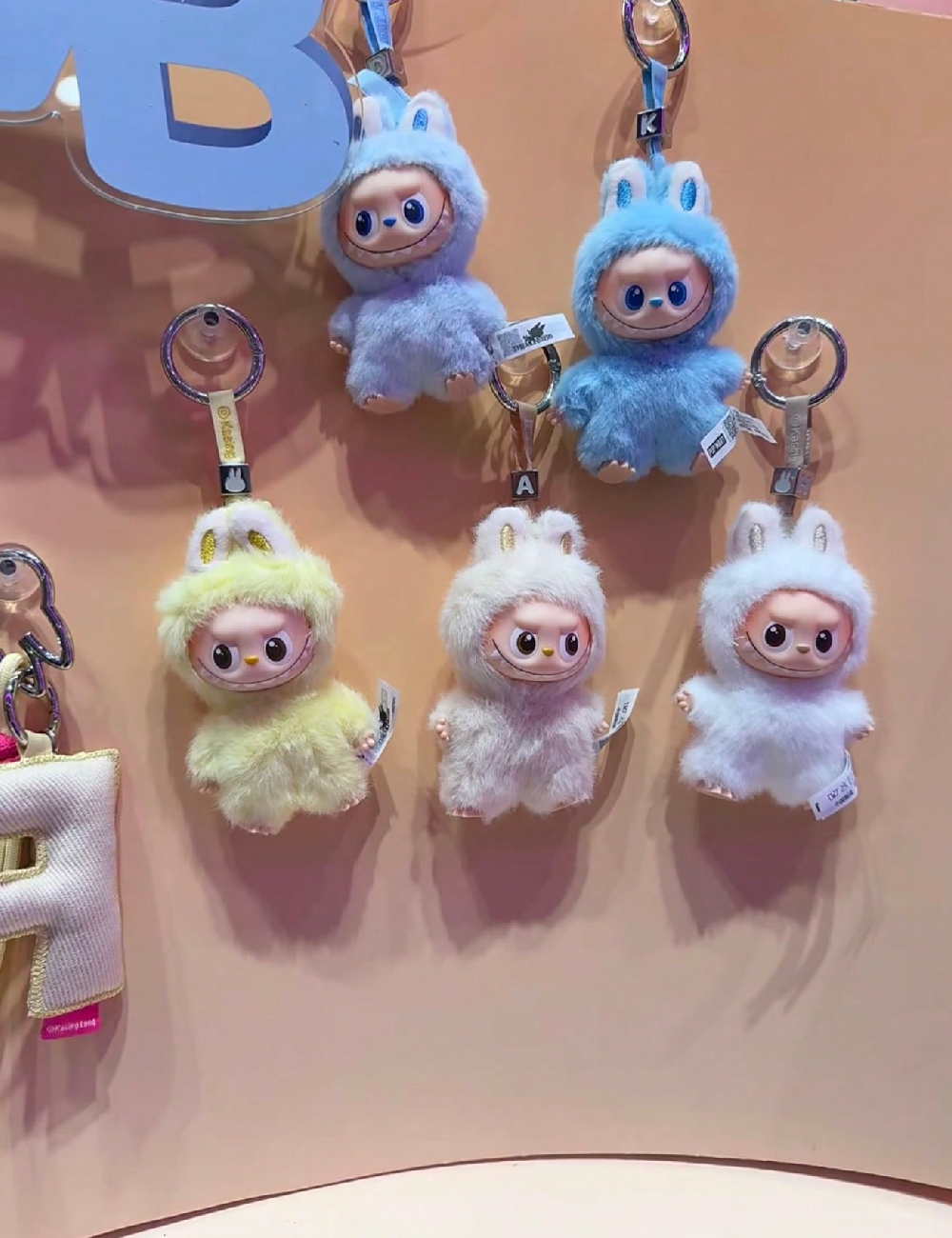 Breloc surpriza Labubu The Monsters POP MART, mix culori