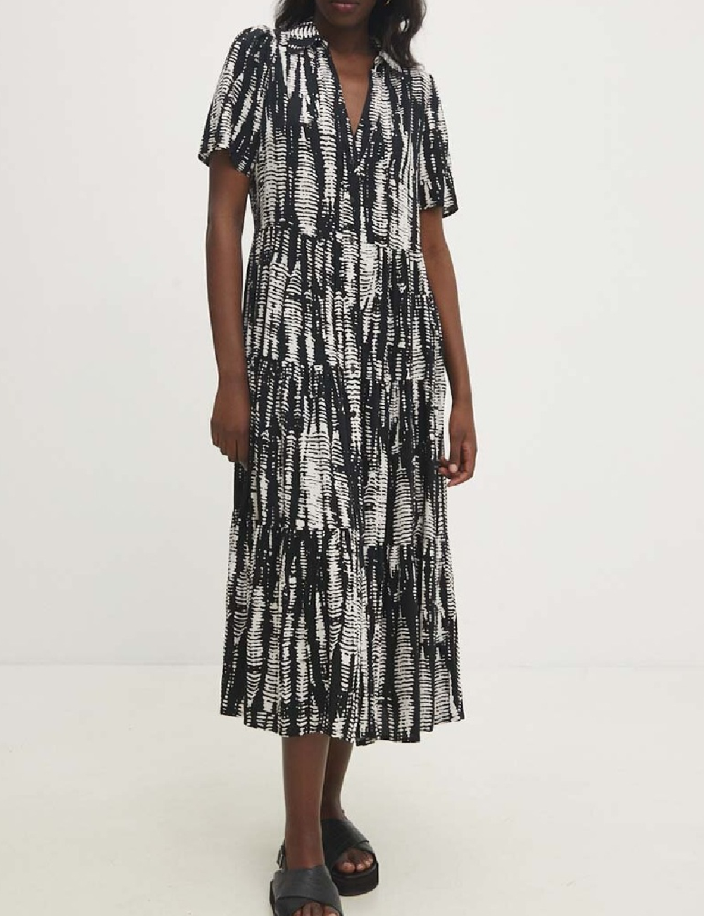 Rochie medie Answear LAB, negru