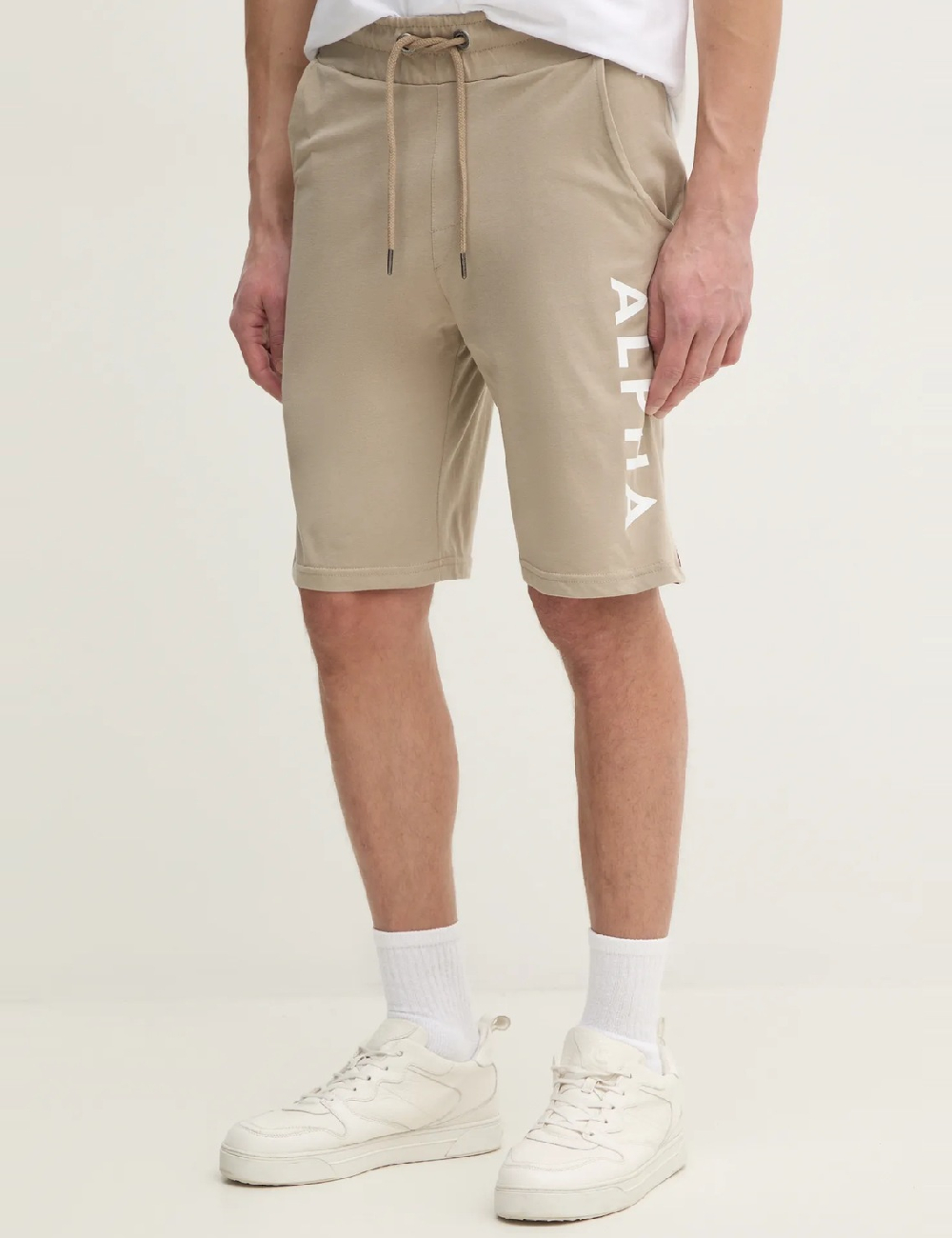 Pantaloni scurti ALPHA INDUSTRIES, maro