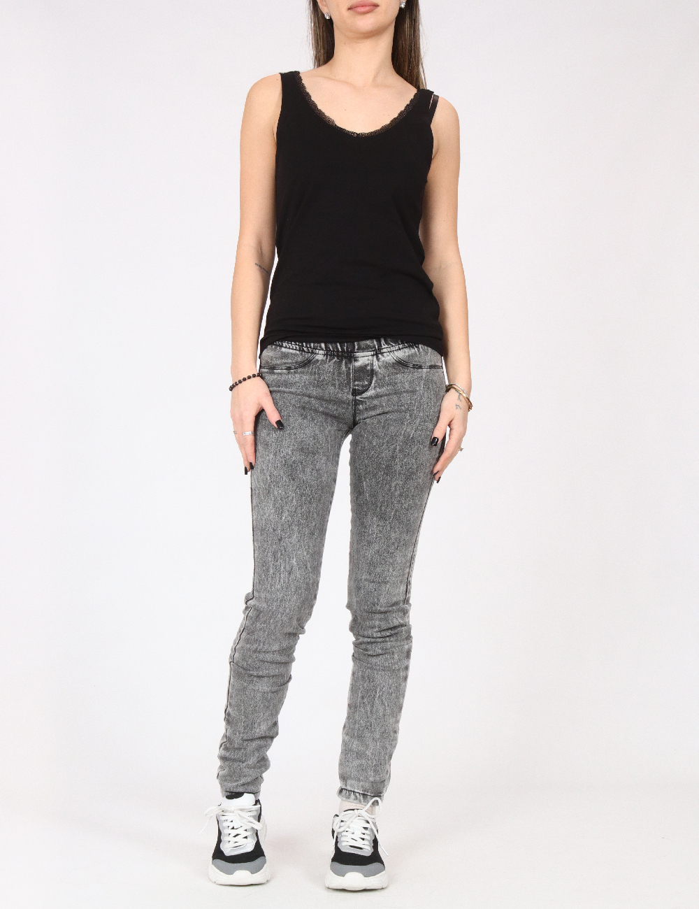 Pantaloni Bershka, gri