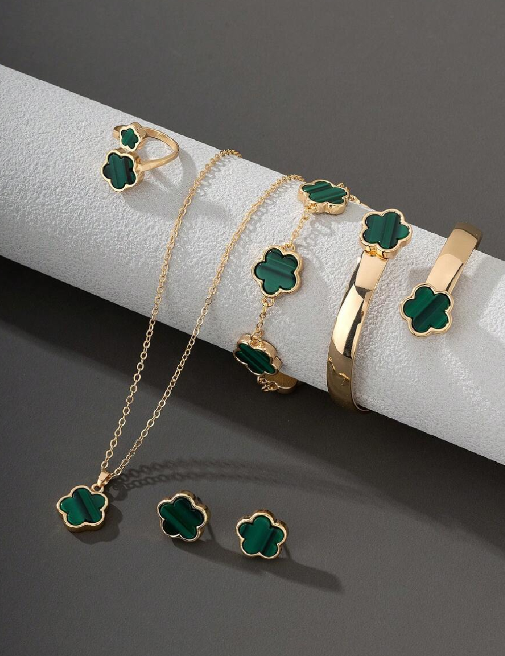 Set bijuterii SHEIN, auriu