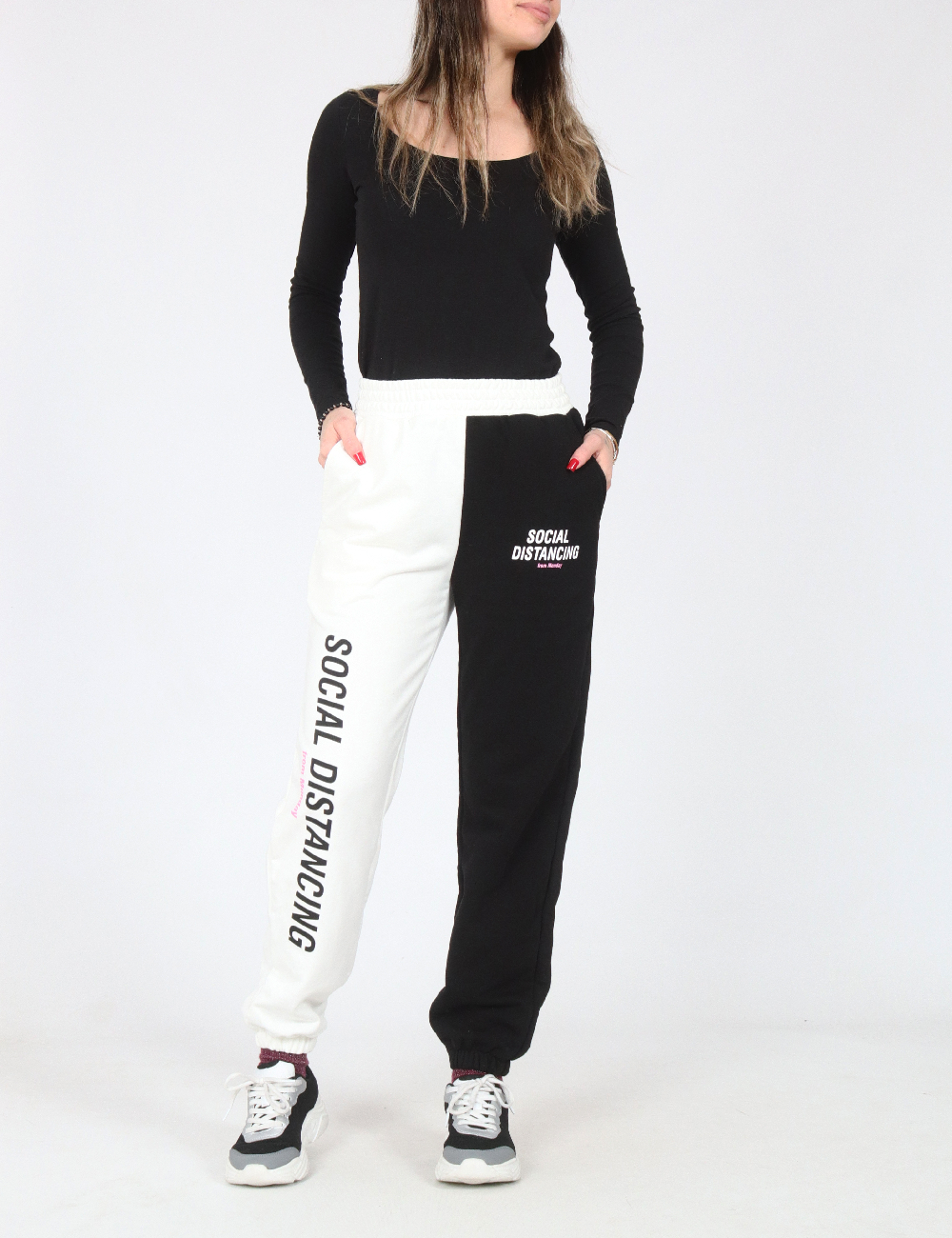 Pantaloni Bershka, negru/alb