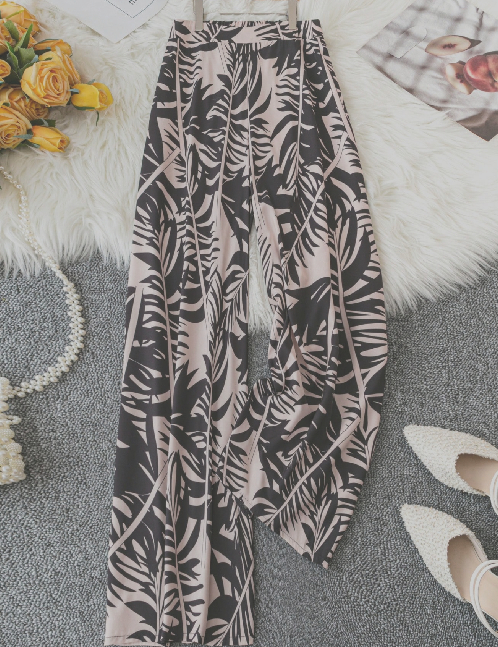 Pantaloni SHEIN CURVE, negru/crem