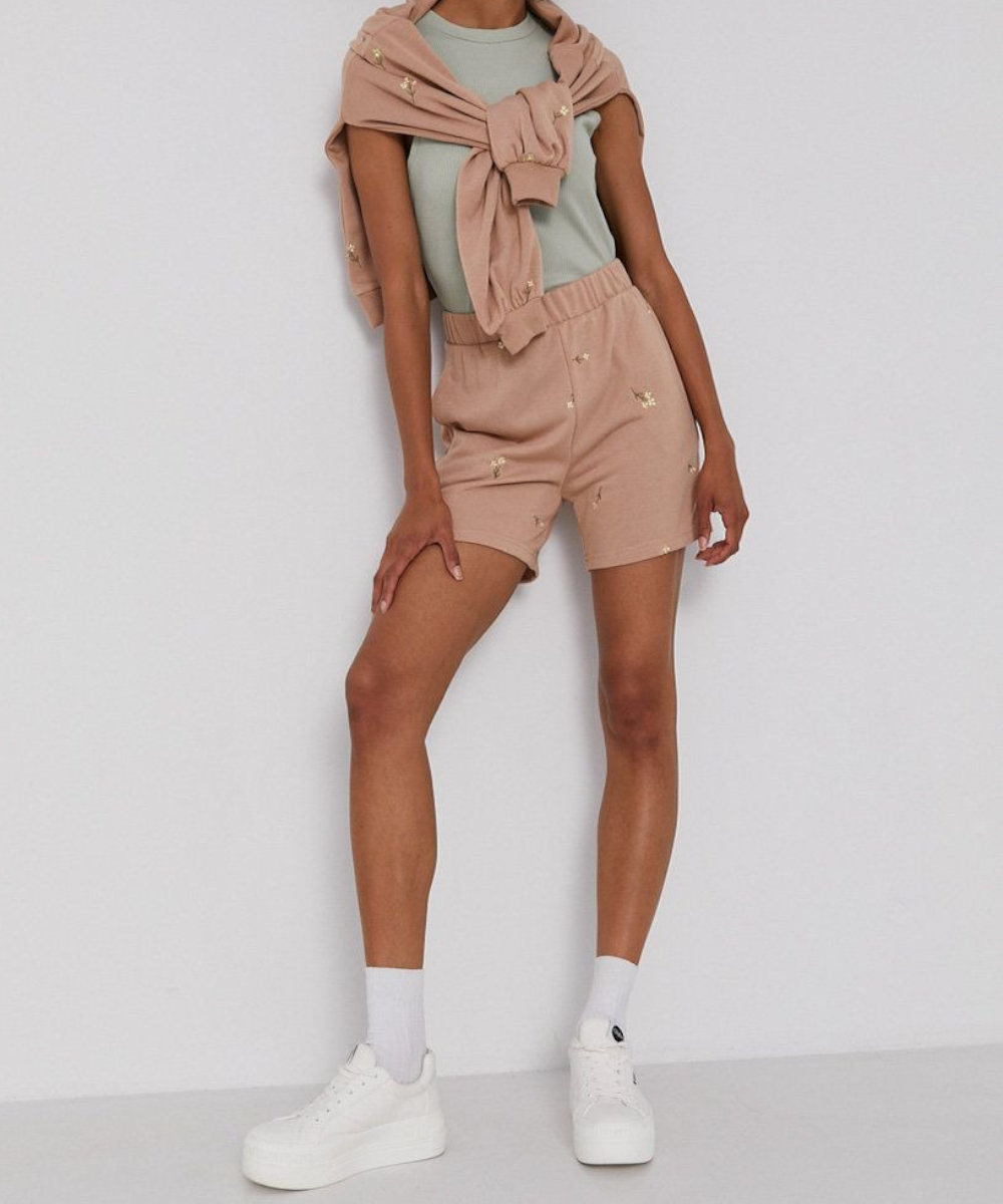 Pantaloni scurti Vero Moda, maro deschis, XS