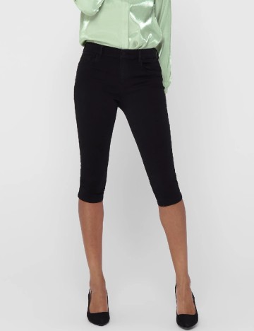 
						Pantaloni scurti Only, negru