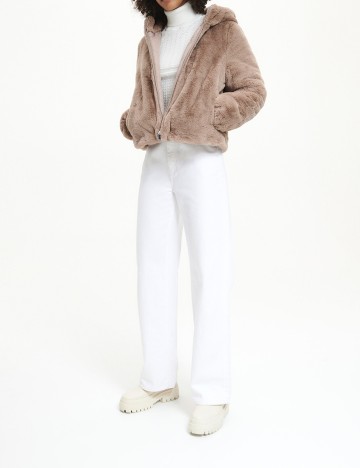 Geaca Reserved, maro