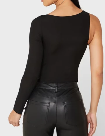 Body River Island, negru Negru